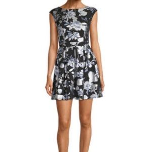 B. Smart Black & Silver Floral Metallic Sleeveless Dress